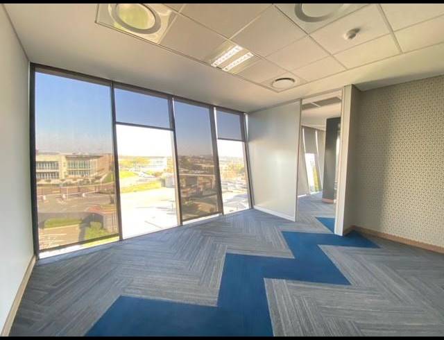 5,108M² OFFICE TO LET IN BRYANSTON